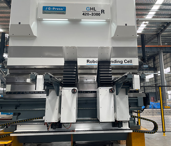 Automatic pushing device