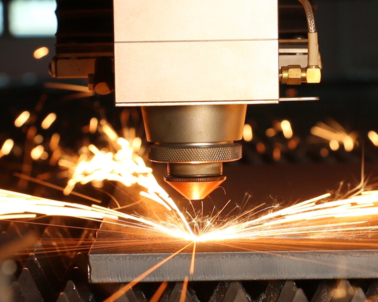 Fiber laser cutting